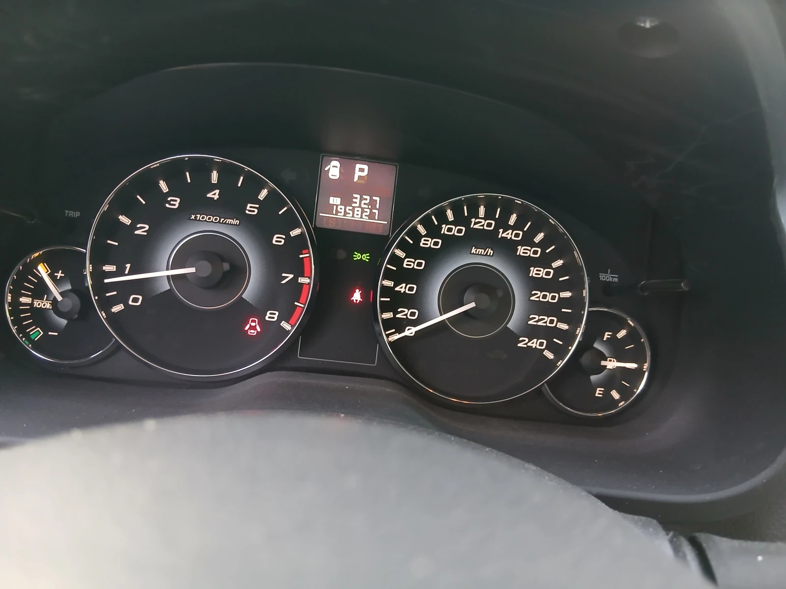 Subaru Legacy лек, снимка 5 - Автомобили и джипове - 55942505