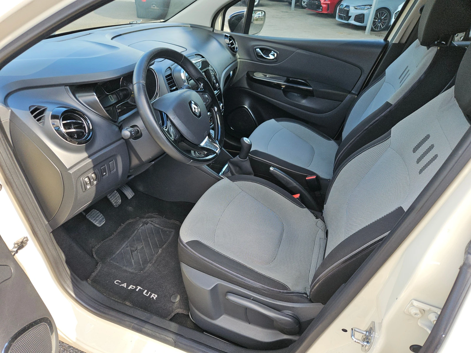 Renault Captur 1.5DCI/Energy/R-Link/Keyless/LED/NAVI/БЛУТУТ, снимка 9 - Автомобили и джипове - 56257388