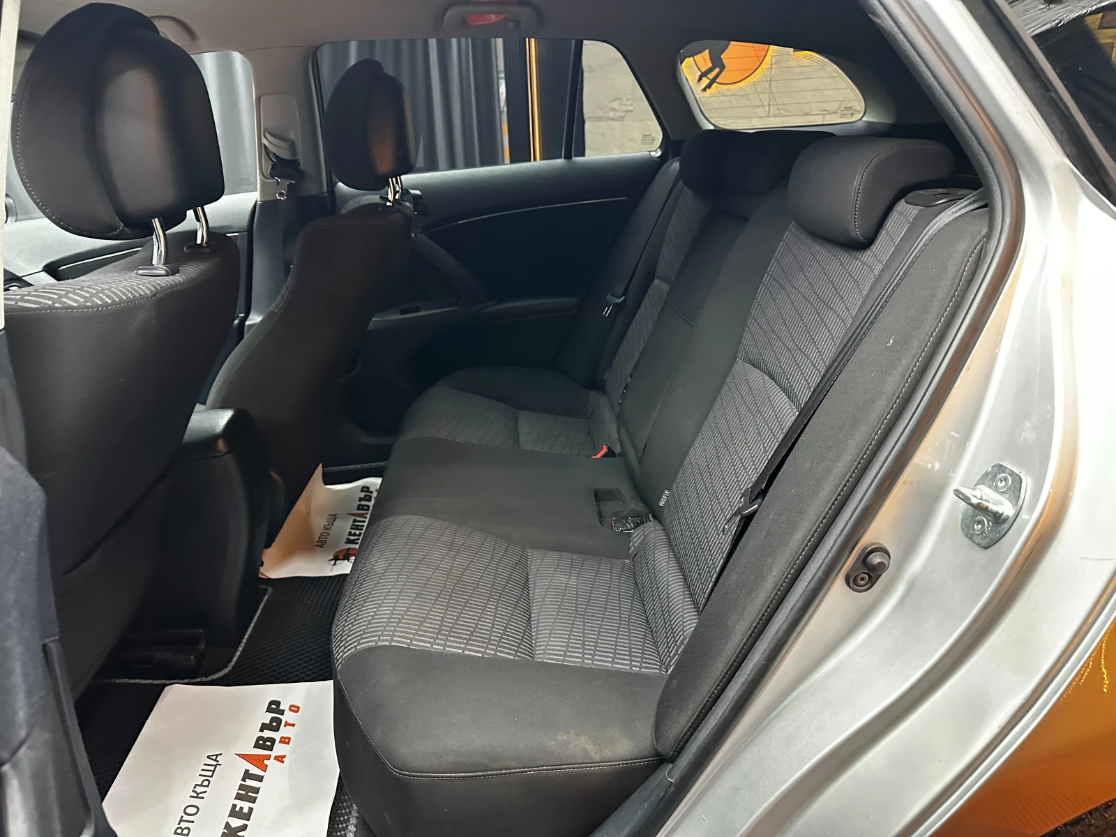 Toyota Avensis 2.2d 150 к.с. , снимка 8 - Автомобили и джипове - 56327734