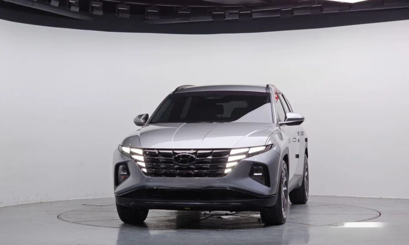 Hyundai Tucson Diesel 2.0 2WD Premium * НАЙ-ДОБРА ЦЕНА В БЪЛГАРИЯ, снимка 3 - Автомобили и джипове - 52046219