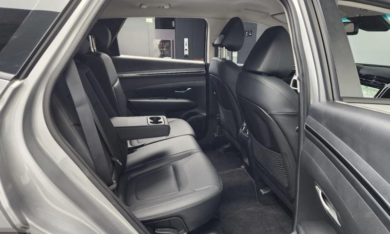 Hyundai Tucson Diesel 2.0 2WD Premium * НАЙ-ДОБРА ЦЕНА В БЪЛГАРИЯ, снимка 12 - Автомобили и джипове - 52046219