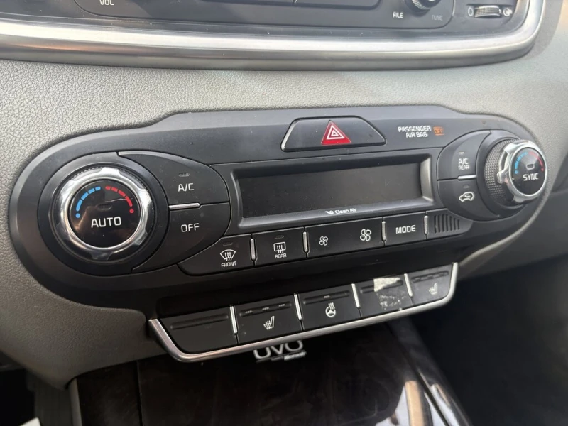 Kia Sorento * 3.3L * CARFAX * БЕЗ ПЪРВОНАЧАЛНА ВНОСКА, снимка 9 - Автомобили и джипове - 52943639