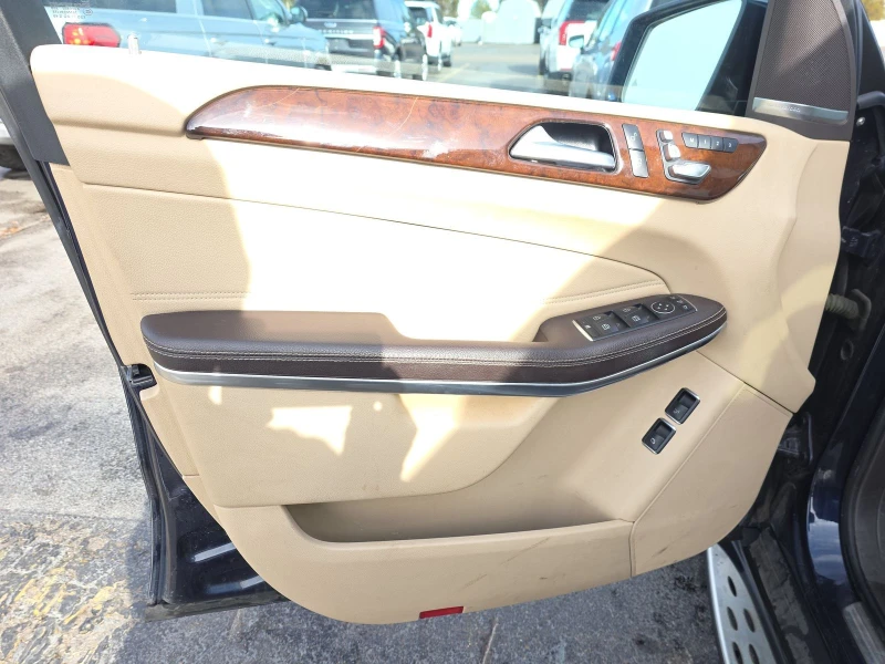 Mercedes-Benz GLS, снимка 9 - Автомобили и джипове - 53056815