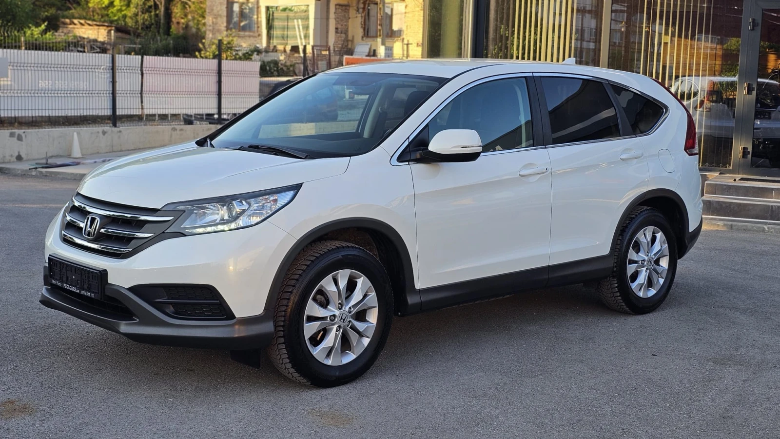Honda Cr-v 2.0i-VTEC 4x4 CH-СЕРВИЗНА ИСТ.-ТОП СЪСТ.-ЛИЗИНГ - изображение 3