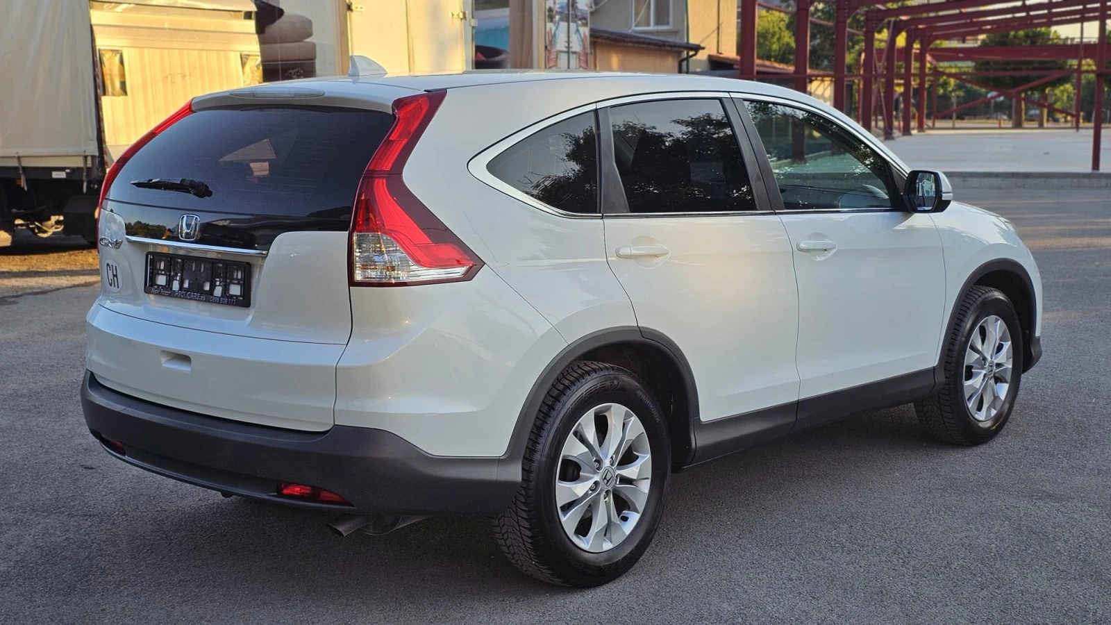 Honda Cr-v 2.0i-VTEC 4x4 CH-СЕРВИЗНА ИСТ.-ТОП СЪСТ.-ЛИЗИНГ - изображение 6