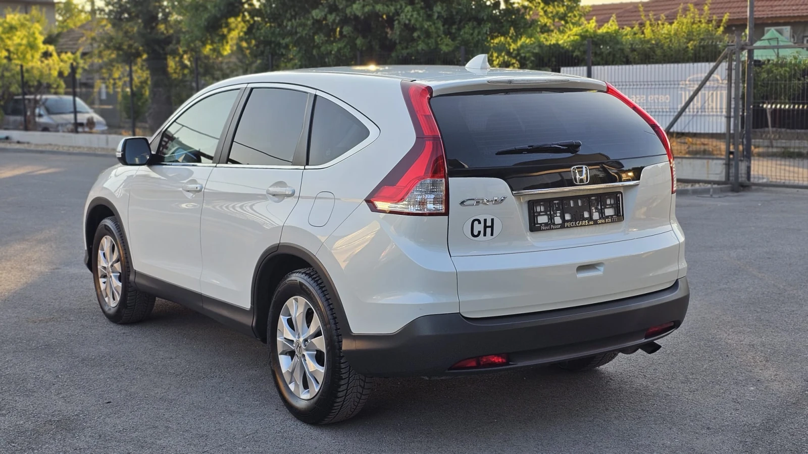 Honda Cr-v 2.0i-VTEC 4x4 CH-СЕРВИЗНА ИСТ.-ТОП СЪСТ.-ЛИЗИНГ - изображение 4