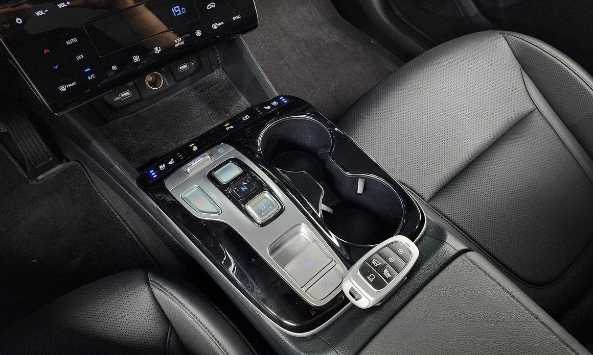 Hyundai Tucson Diesel 2.0 2WD Premium * НАЙ-ДОБРА ЦЕНА В БЪЛГАРИЯ - изображение 9