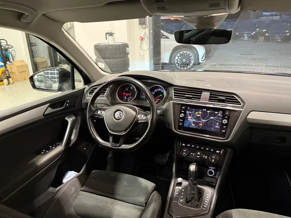 VW Tiguan 2, 0 TDI DSG7 BMT LED ACC AHK Navi - изображение 8