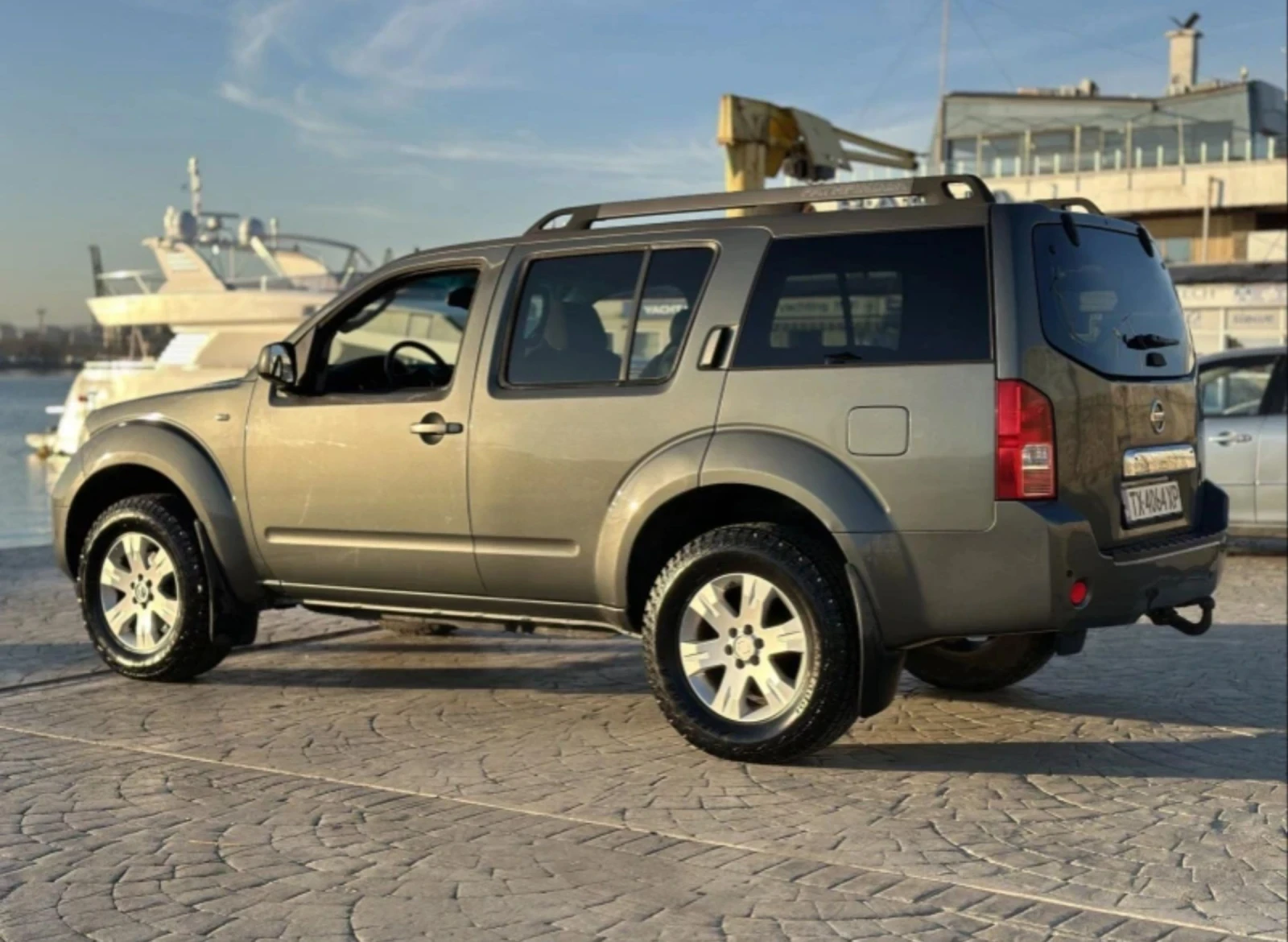 Nissan Pathfinder 6+ 1 | Mobile.bg � ����������� 2