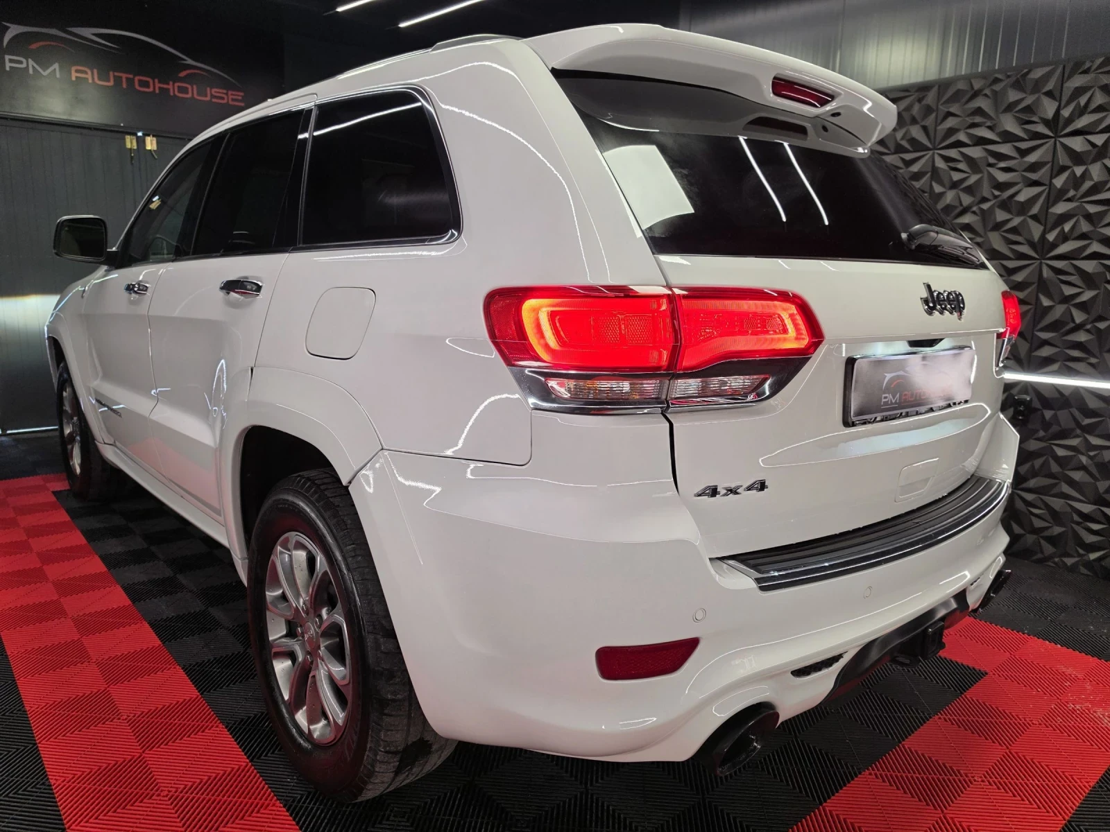Jeep Grand cherokee 3.6* SRT* 4х4* ПАНО* ПОДГРЕВ* ОБДУХВАНЕ* ТОП, снимка 3 - Автомобили и джипове - 54970679