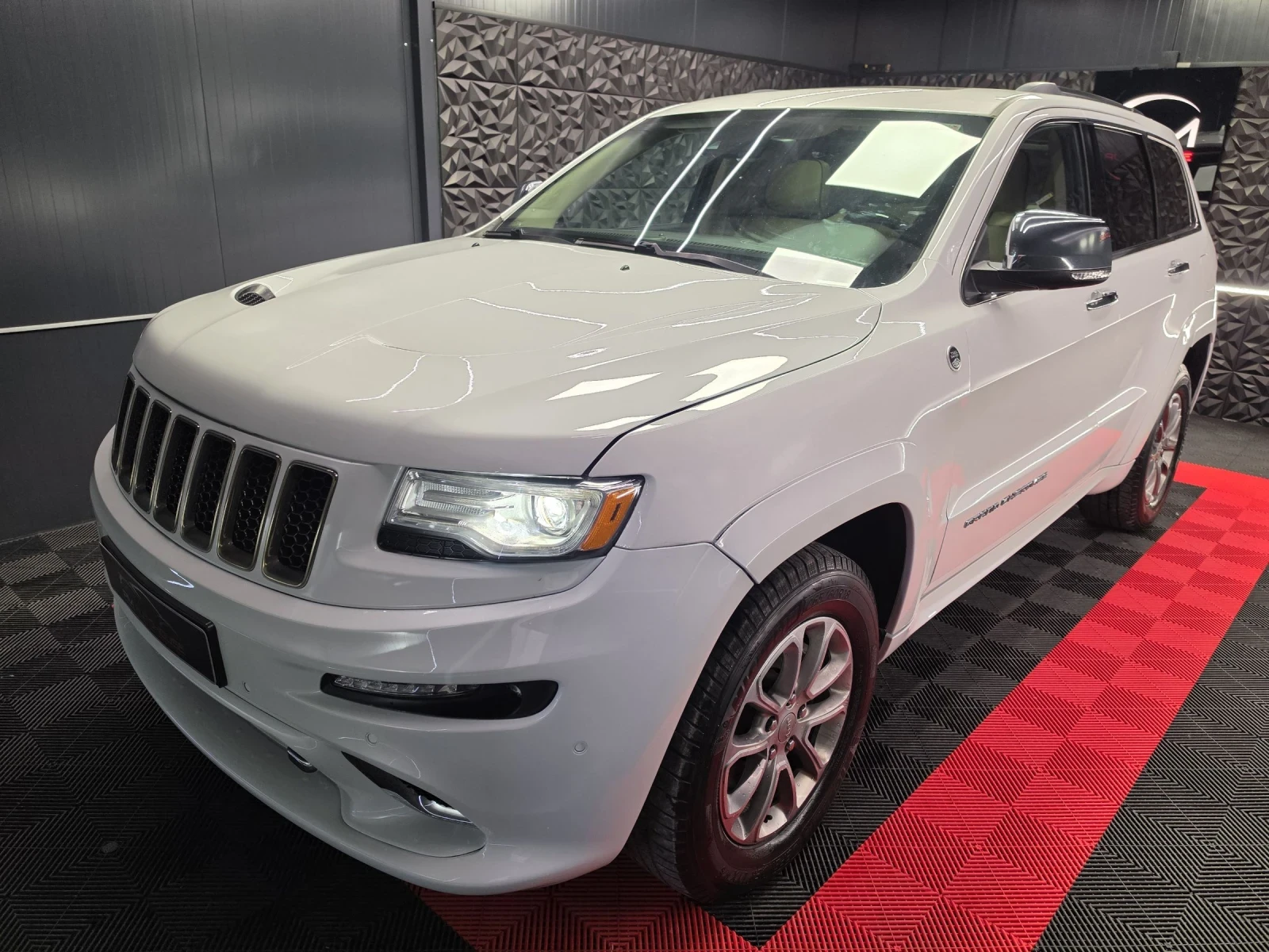 Jeep Grand cherokee 3.6* SRT* 4х4* ПАНО* ПОДГРЕВ* ОБДУХВАНЕ* ТОП, снимка 2 - Автомобили и джипове - 54970679