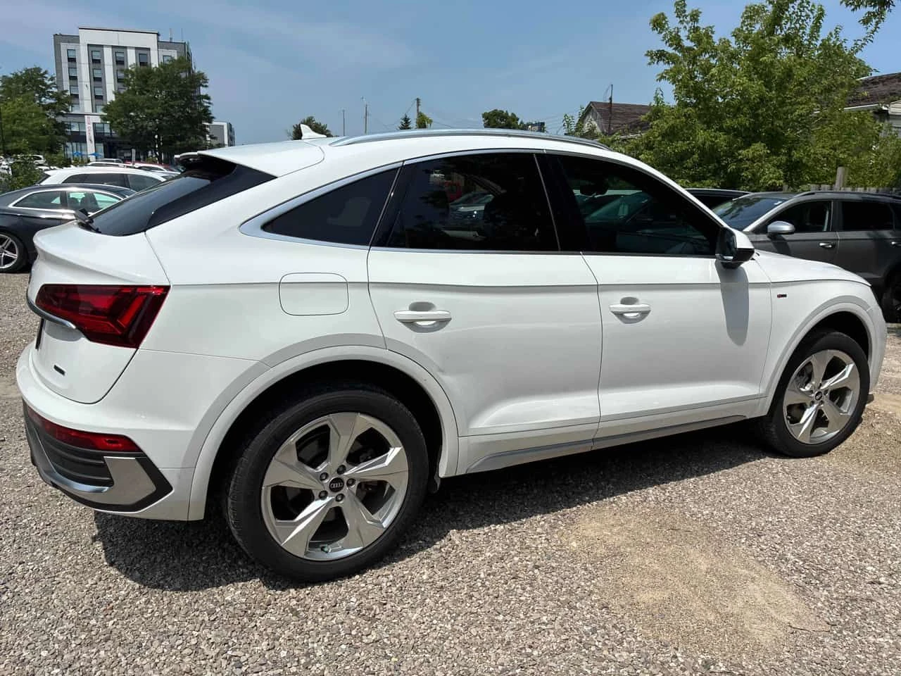 Audi Q5 Progressiv Sportback | CARFAX | АВТОКРЕДИТ, снимка 4 - Автомобили и джипове - 55419710