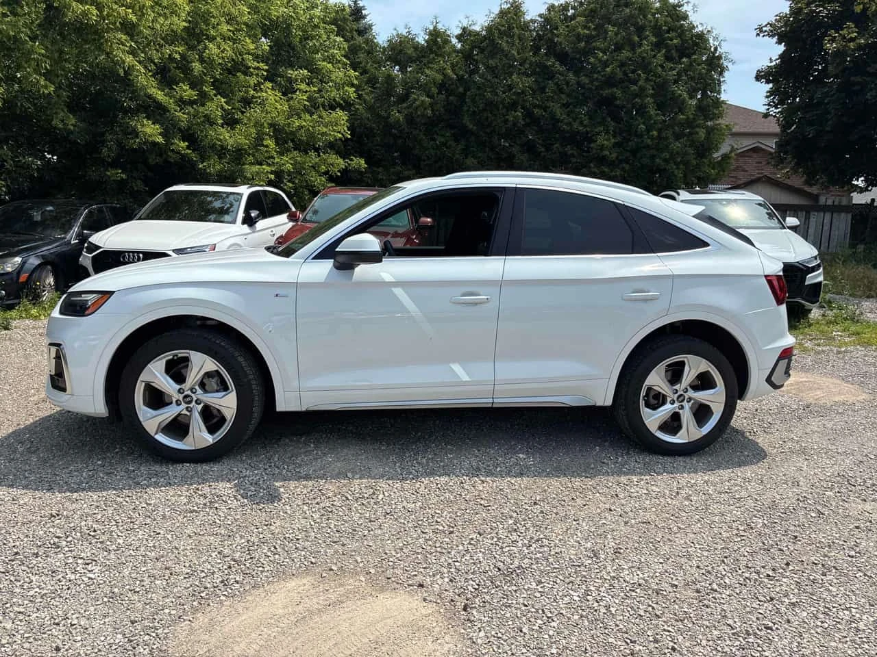 Audi Q5 Progressiv Sportback | CARFAX | АВТОКРЕДИТ, снимка 3 - Автомобили и джипове - 55419710