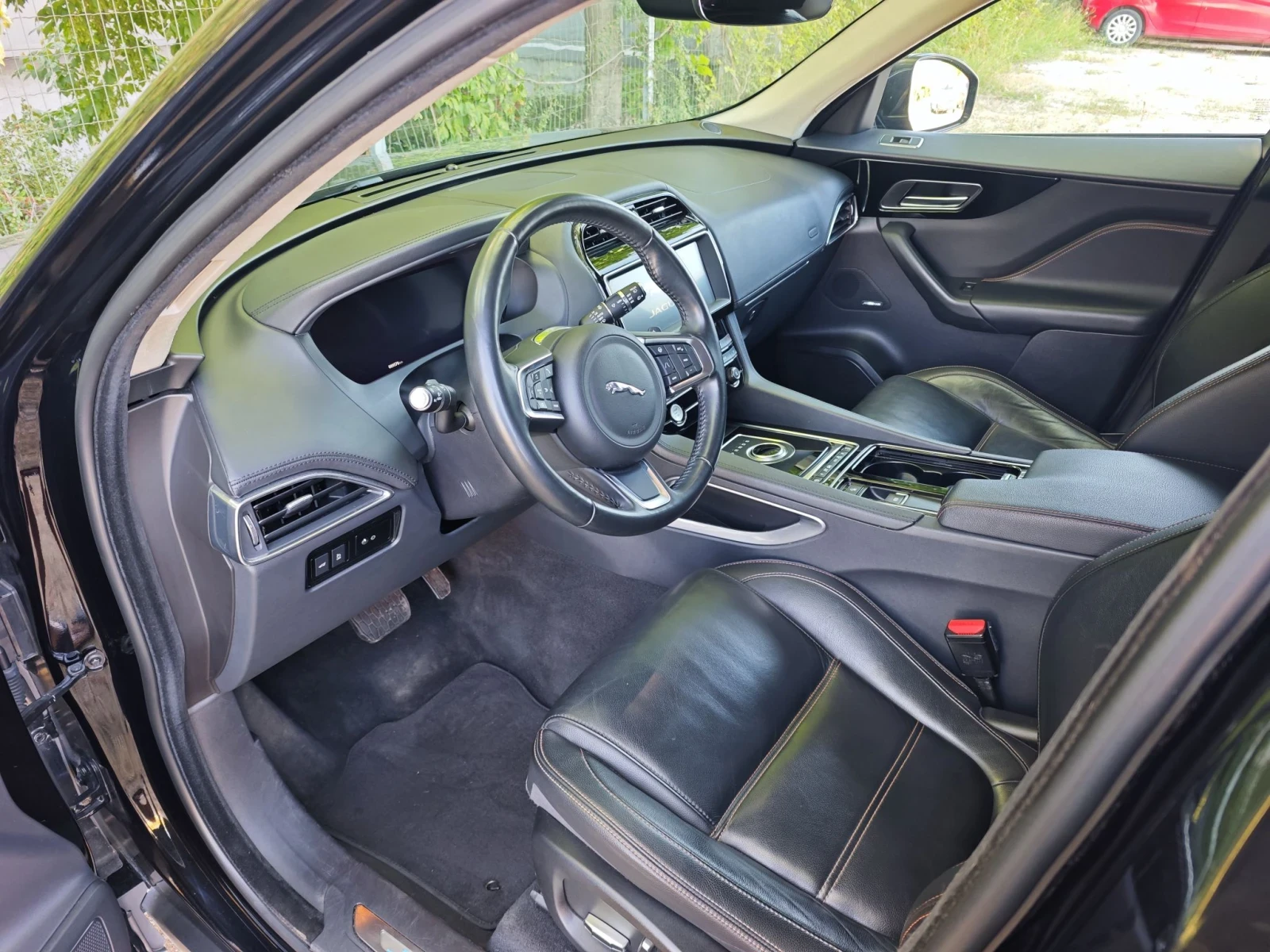 Jaguar F-PACE 2.0 дизел , снимка 12 - Автомобили и джипове - 55829704