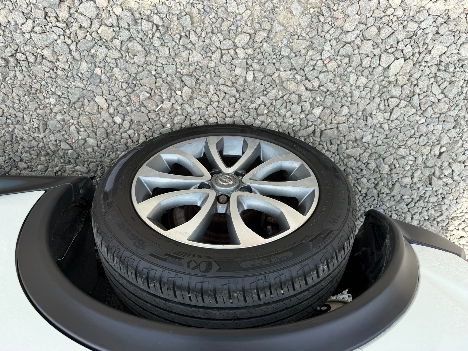 Nissan Juke 1.6i 4x4 CH Navi Koza Automat, снимка 9 - Автомобили и джипове - 55653243