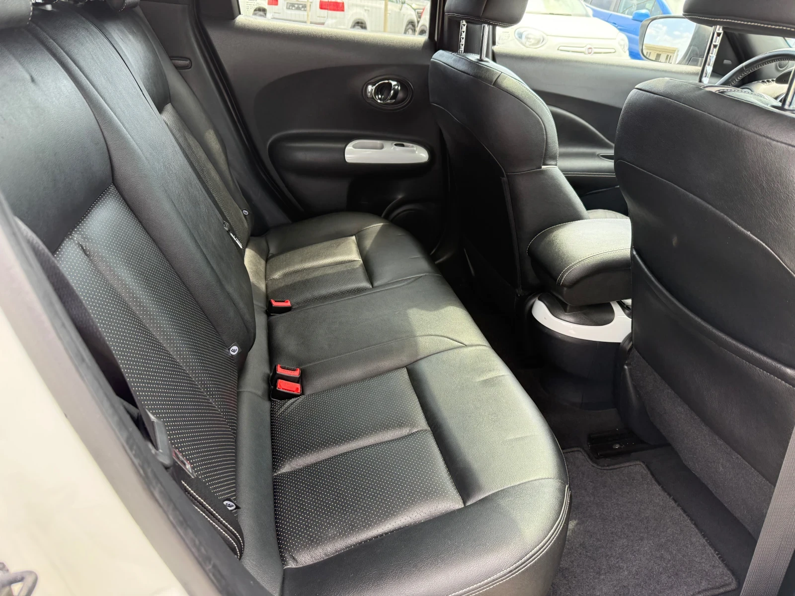 Nissan Juke 1.6i 4x4 CH Navi Koza Automat, снимка 7 - Автомобили и джипове - 55653243