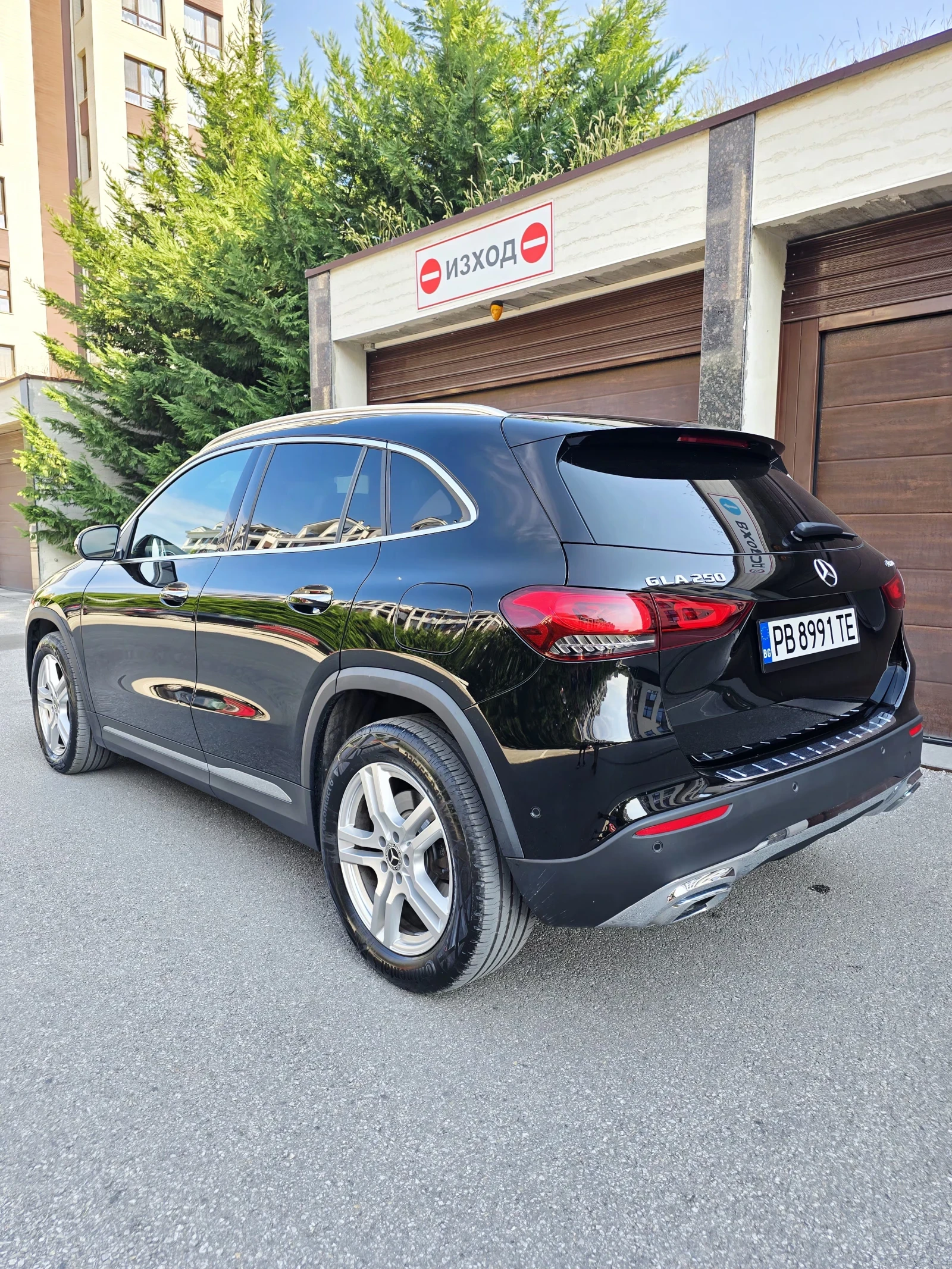Mercedes-Benz GLA 250 2.0 Бензин 4Matic, снимка 5 - Автомобили и джипове - 55722659
