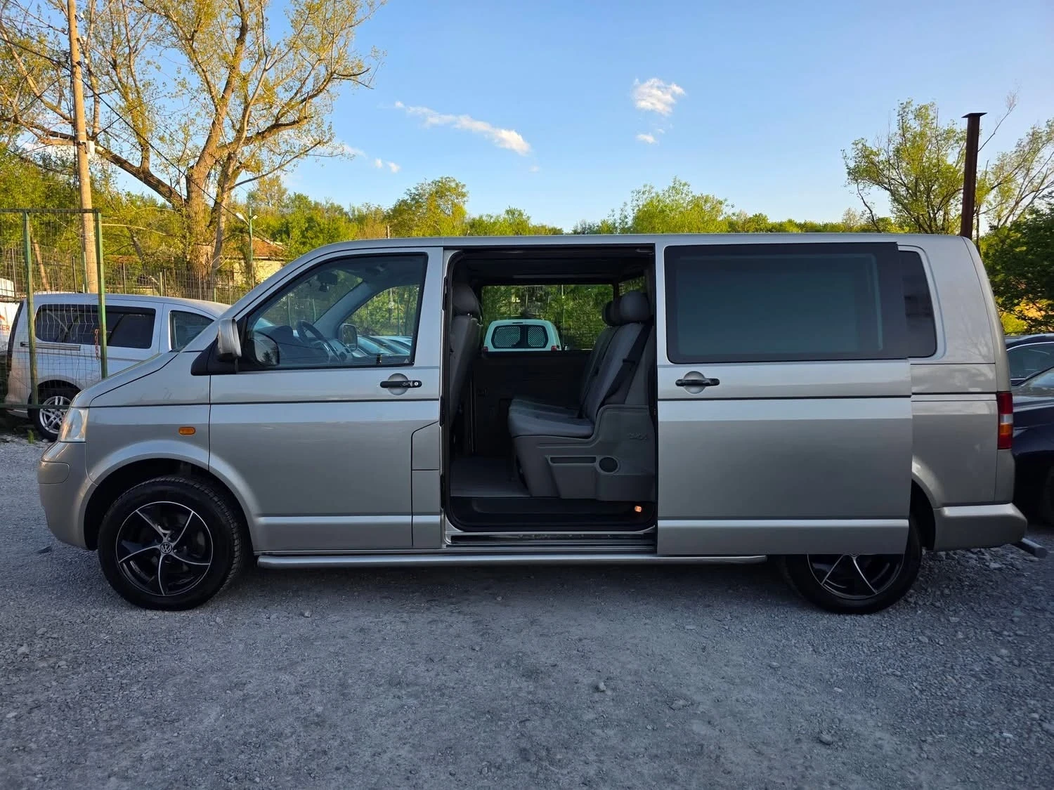 VW Transporter 2.5TDI 131K.C. / ДЪЛГА БАЗА / 6 МЕСТА / КЛИМАТИК, снимка 5 - Бусове и автобуси - 54374188