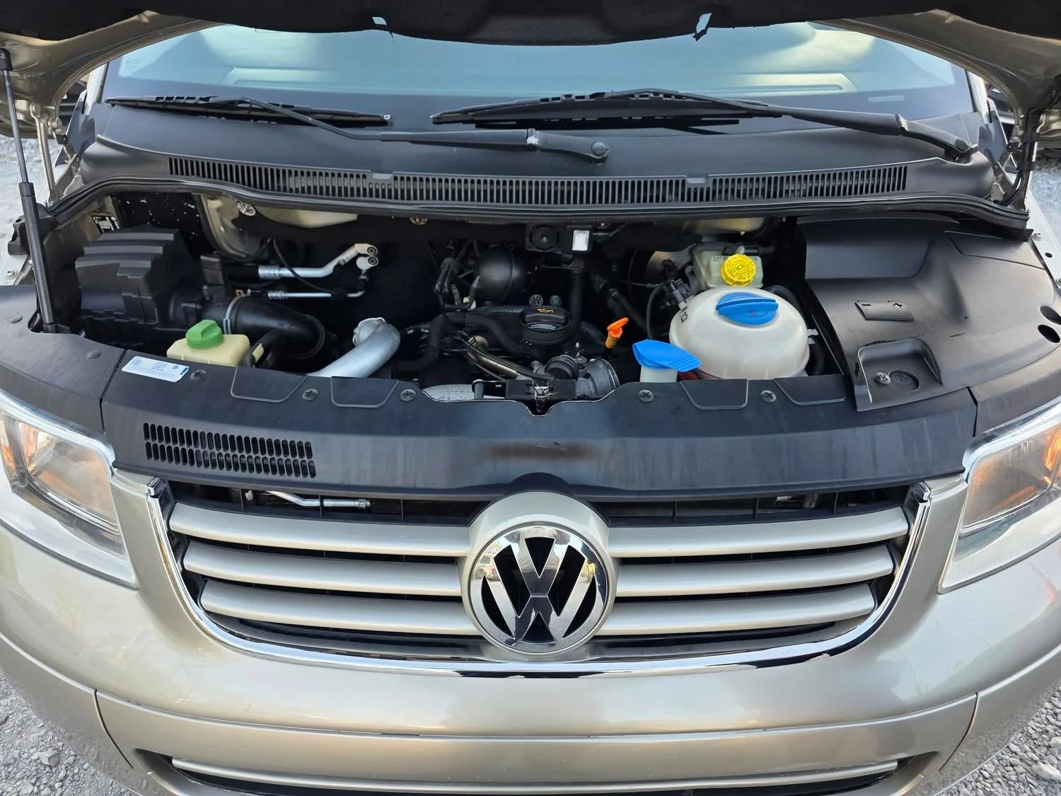VW Transporter 2.5TDI 131K.C. / ДЪЛГА БАЗА / 6 МЕСТА / КЛИМАТИК, снимка 15 - Бусове и автобуси - 54374188