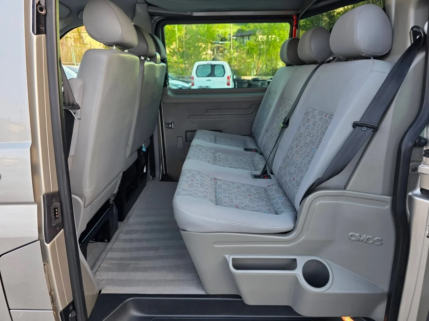 VW Transporter 2.5TDI 131K.C. / ДЪЛГА БАЗА / 6 МЕСТА / КЛИМАТИК, снимка 9 - Бусове и автобуси - 54374188