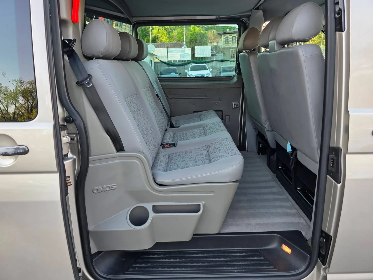 VW Transporter 2.5TDI 131K.C. / ДЪЛГА БАЗА / 6 МЕСТА / КЛИМАТИК, снимка 10 - Бусове и автобуси - 54374188