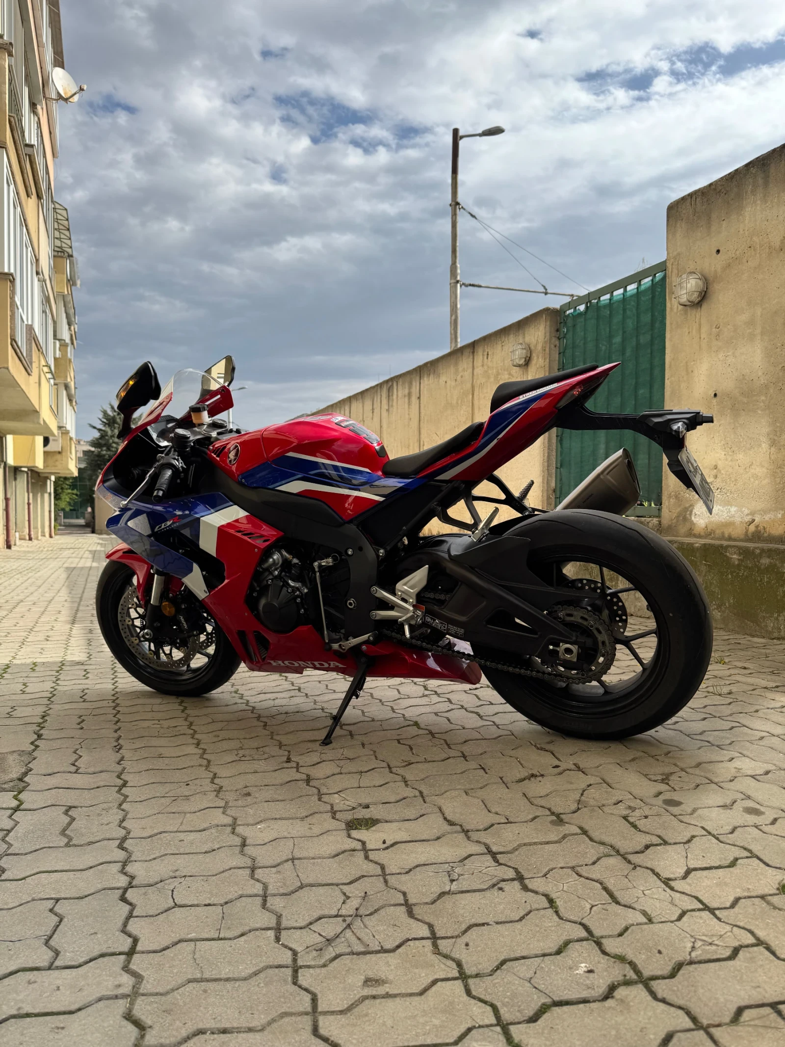 Honda Cbr CBR 1000 RRR - изображение 3