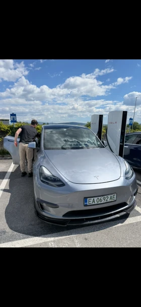 Tesla Model Y Dual Motor Performance, снимка 2