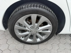 Toyota Auris HYBRID, снимка 12
