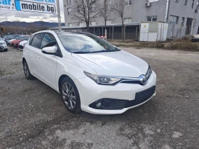 Toyota Auris Exclusive  1