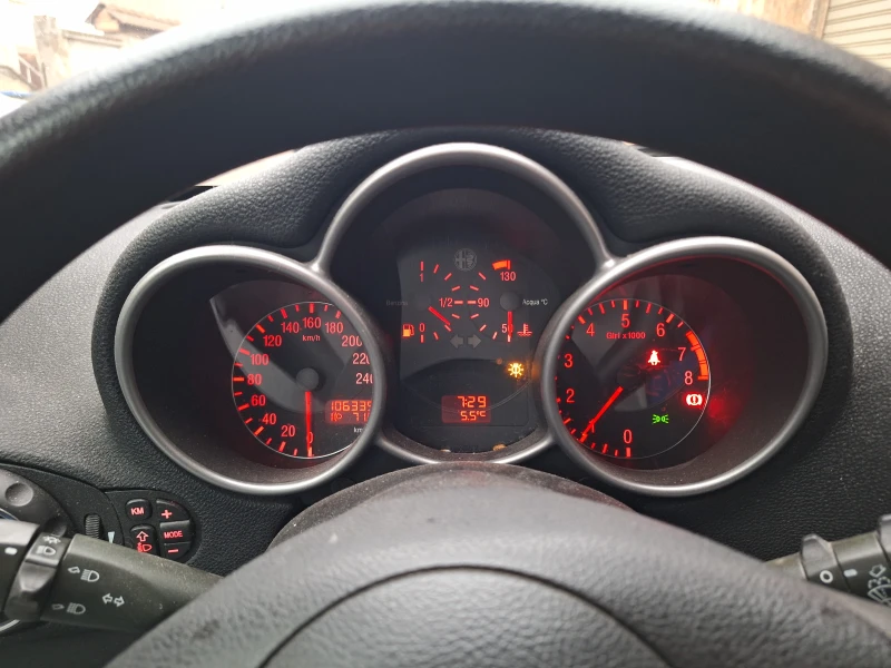 Alfa Romeo 147 1.6, снимка 7 - Автомобили и джипове - 48301102