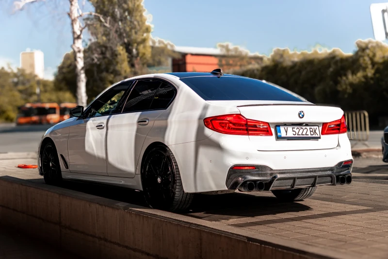 BMW 540 M-PACK/FULL LED/HEAD UP/360/ASSIST/GESTURE, снимка 4 - Автомобили и джипове - 52110192