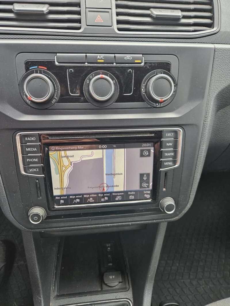 VW Caddy 1.6 Diesel , снимка 14 - Автомобили и джипове - 52534650