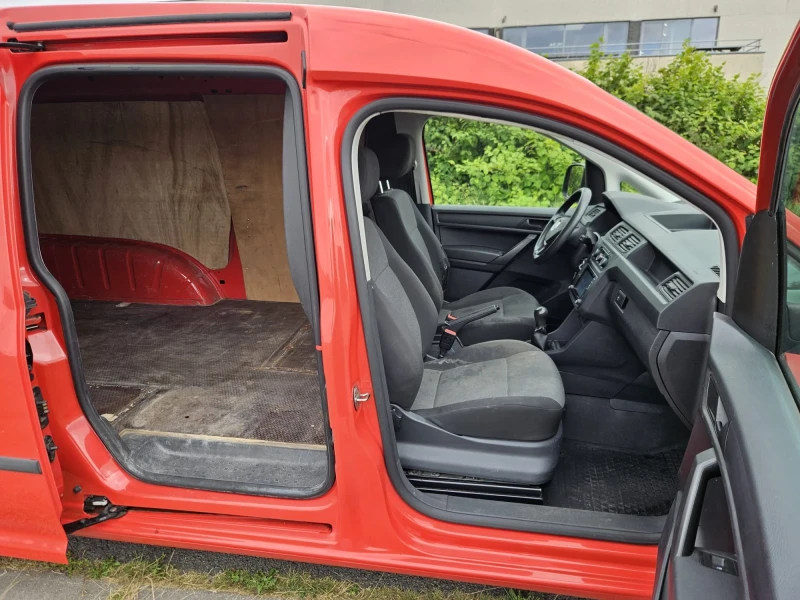 VW Caddy 1.6 Diesel , снимка 11 - Автомобили и джипове - 52534650