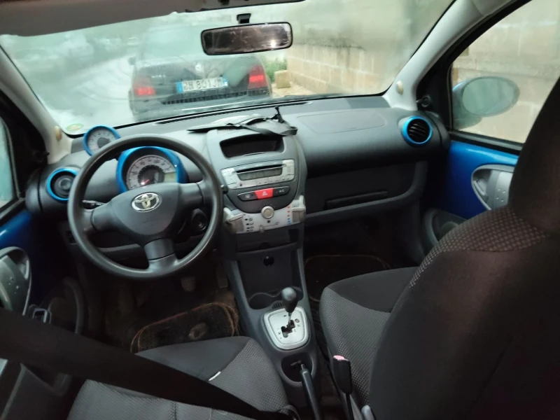 Toyota Aygo 1.0 автоматик, снимка 6 - Автомобили и джипове - 53184830