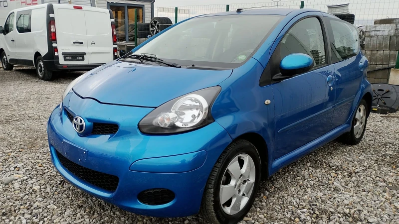 Toyota Aygo 1.0 автоматик, снимка 8 - Автомобили и джипове - 53184830