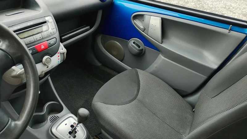 Toyota Aygo 1.0 автоматик, снимка 11 - Автомобили и джипове - 53184830