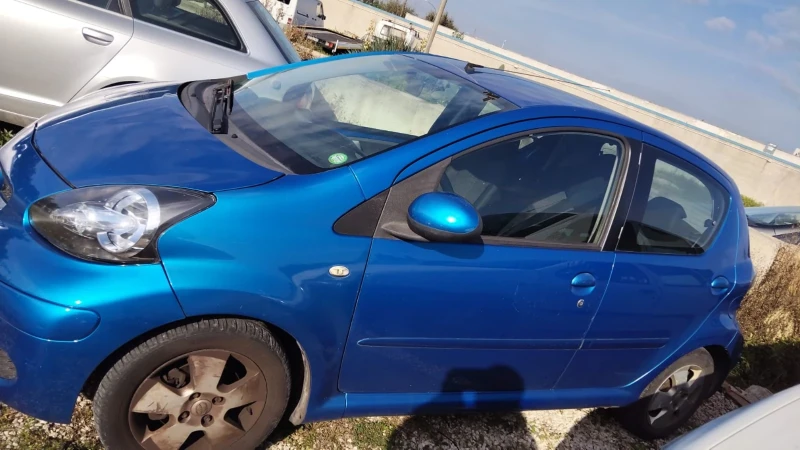 Toyota Aygo 1.0 автоматик, снимка 2 - Автомобили и джипове - 53184830