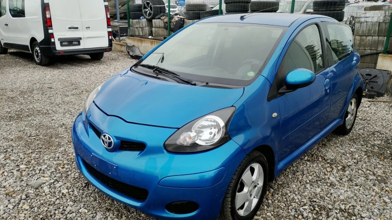 Toyota Aygo 1.0 автоматик, снимка 2 - Автомобили и джипове - 53184830
