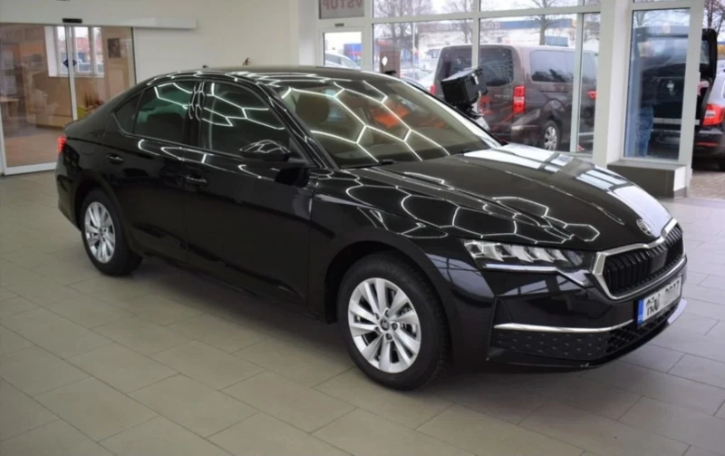 Skoda Octavia  2.0 TDI 150 к.с.  DSG | 130 Years Edition | , снимка 2 - Автомобили и джипове - 53324210