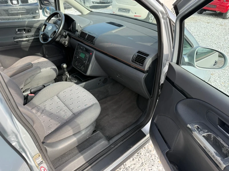 VW Sharan 1.9 116кс, снимка 9 - Автомобили и джипове - 53341981