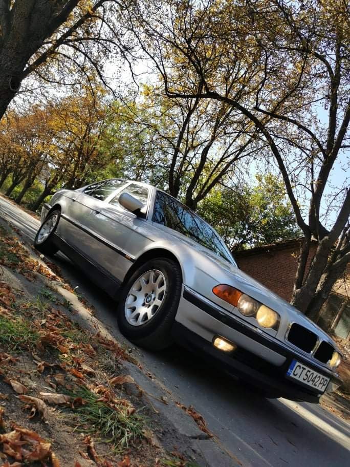 BMW 740, снимка 2 - Автомобили и джипове - 46007188