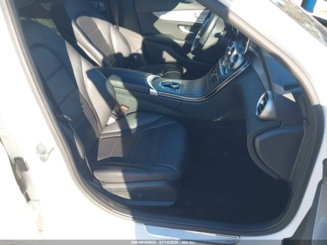 Mercedes-Benz C 300, снимка 12 - Автомобили и джипове - 53782496