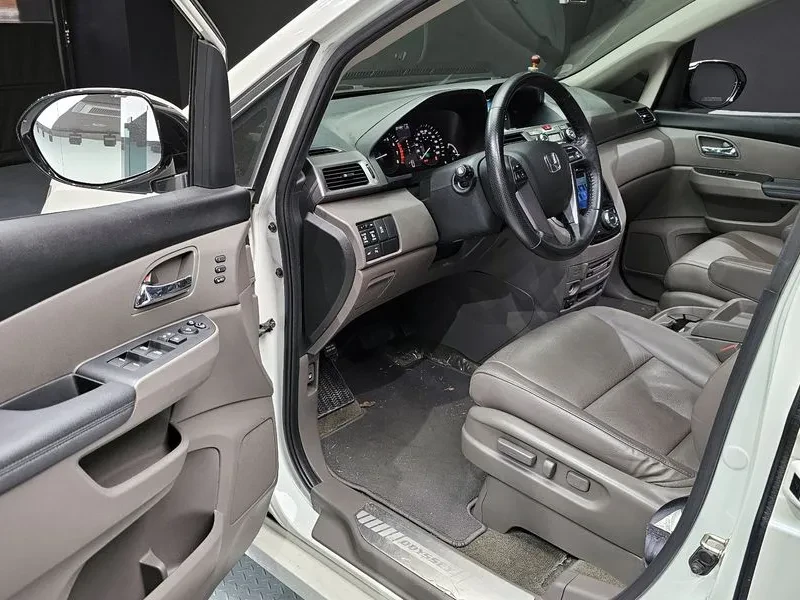 Honda Odyssey 3.5 Бензин, снимка 9 - Автомобили и джипове - 55492494