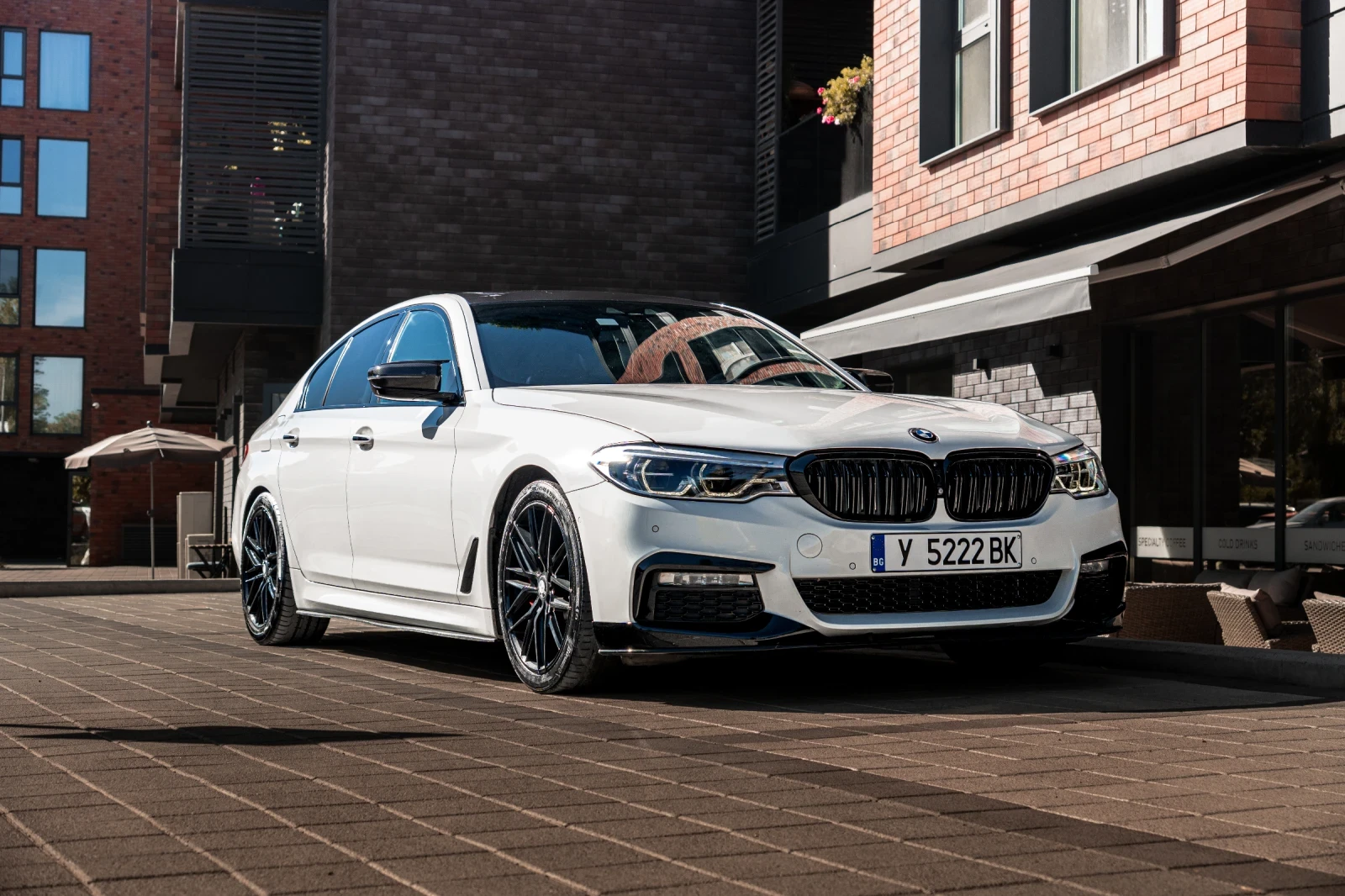 BMW 540 M-PACK/FULL LED/HEAD UP/360/ASSIST/GESTURE, снимка 1