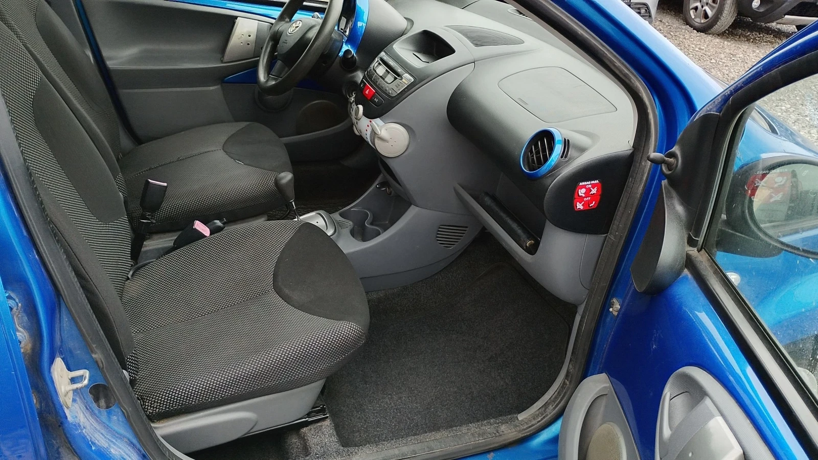 Toyota Aygo 1.0 автоматик - изображение 4