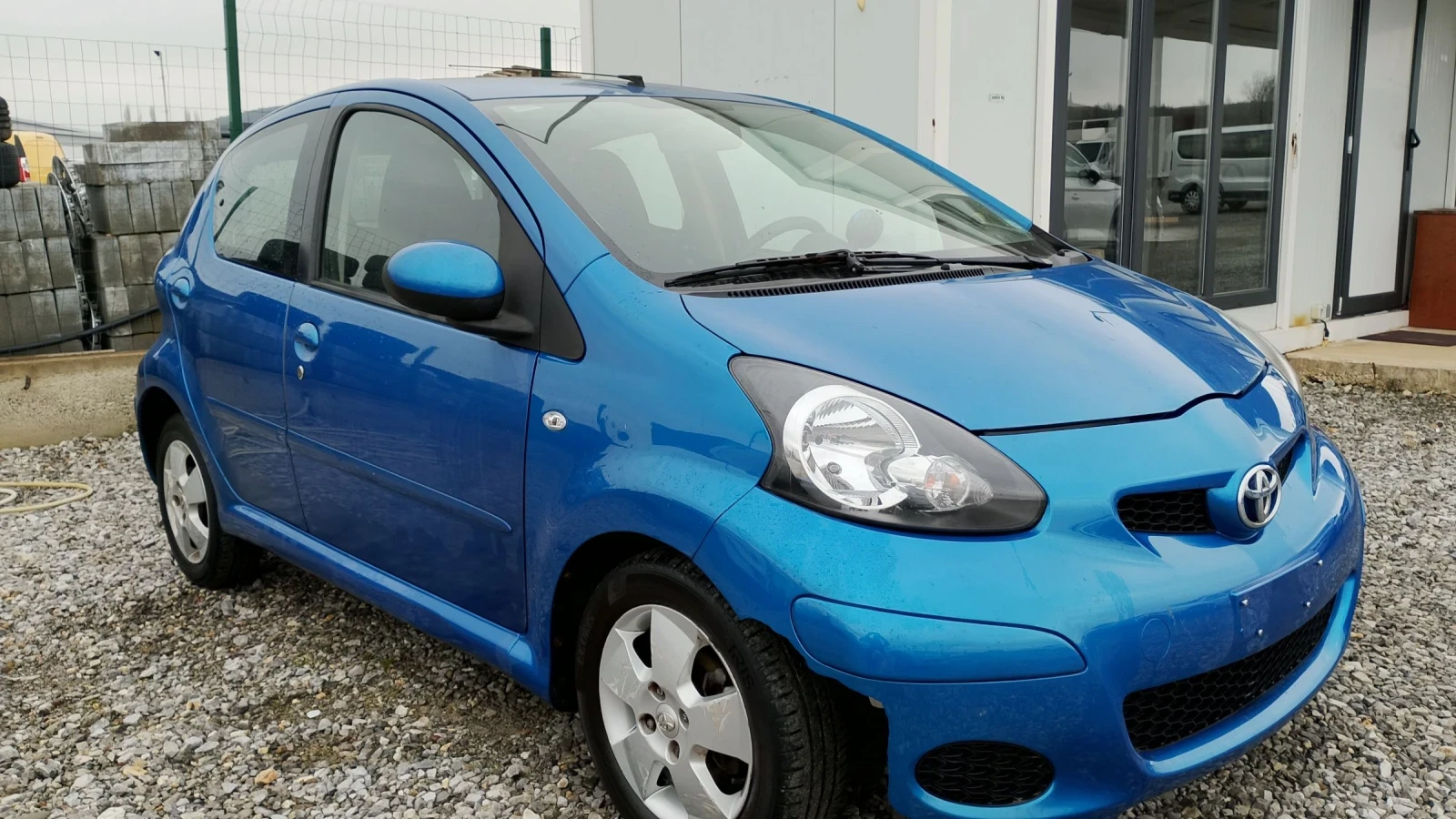 Toyota Aygo 1.0 автоматик - изображение 9