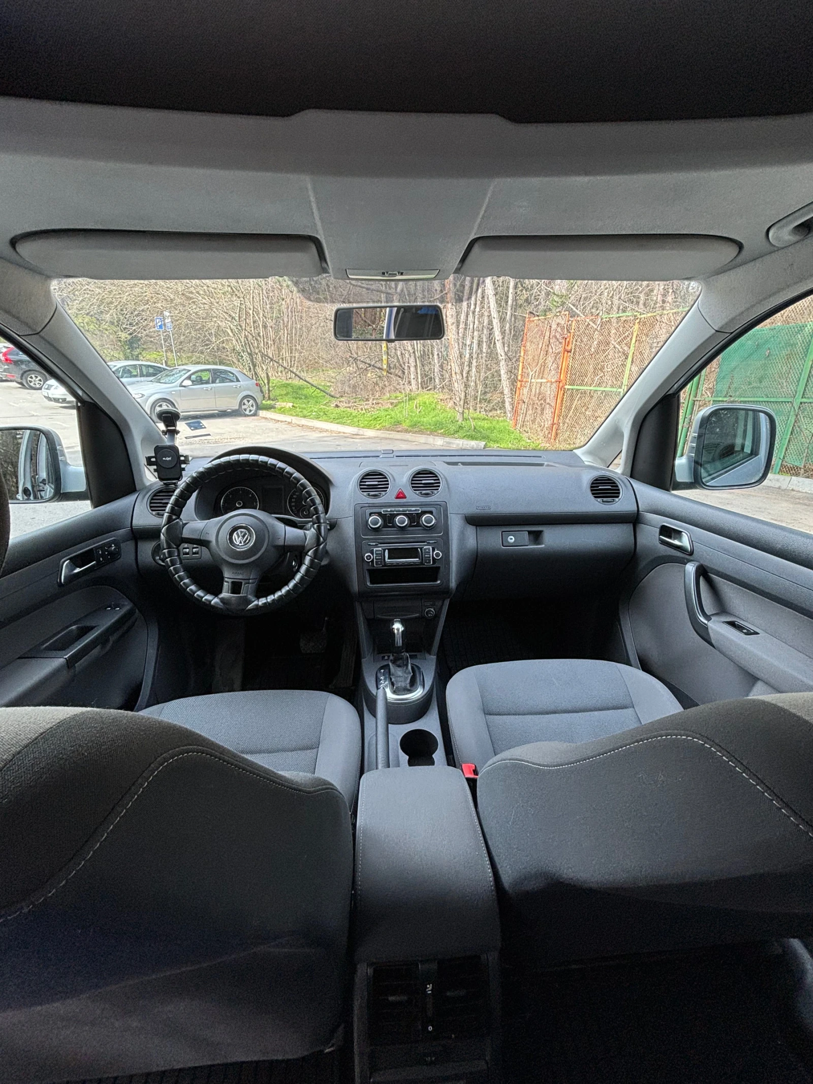 VW Caddy, снимка 10 - Автомобили и джипове - 53696324