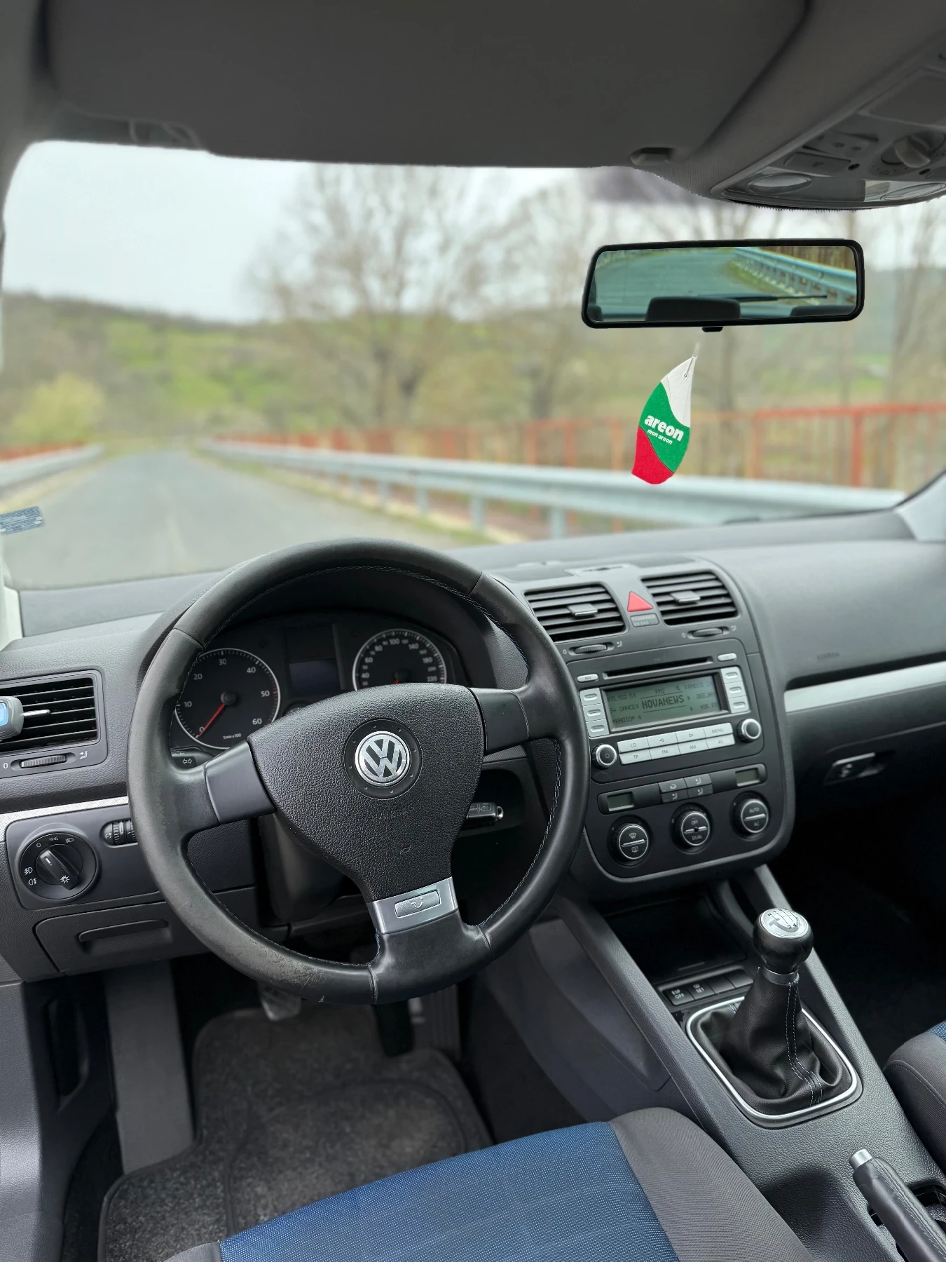 VW Golf 2.0 TDI GT Pack Tour Edition, снимка 7 - Автомобили и джипове - 54220243