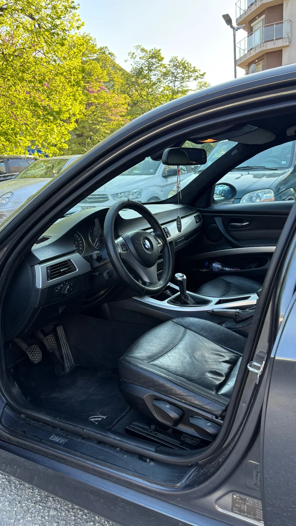 BMW 320, снимка 8 - Автомобили и джипове - 54313713