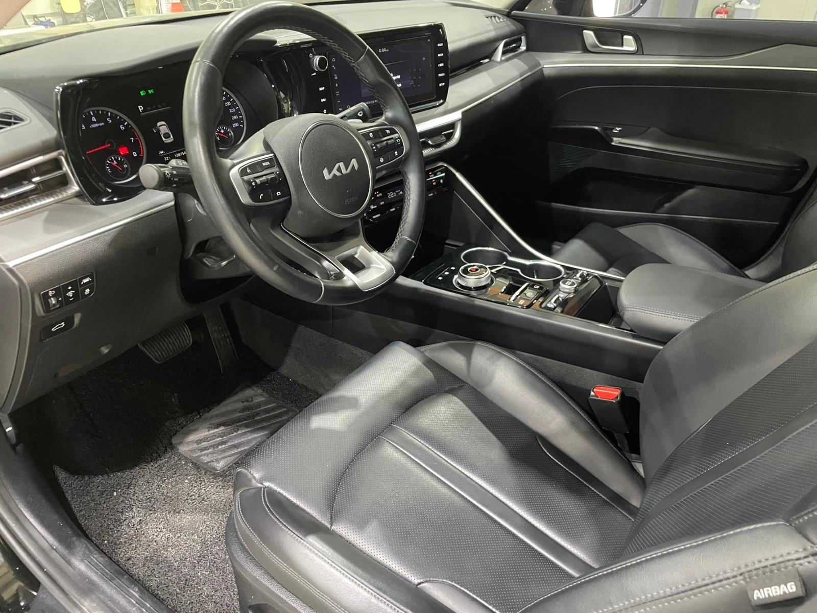 Kia K5 2.0i ! LPG ! Trendy !, снимка 8 - Автомобили и джипове - 54947126
